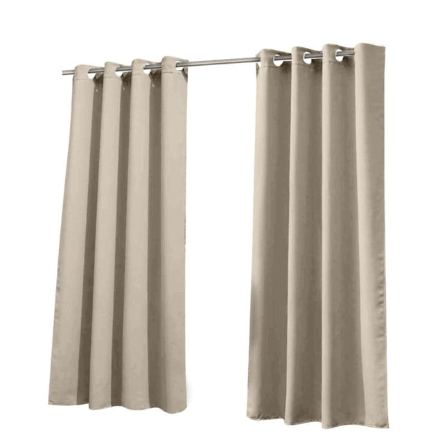 Zonwerend en waterafstotend gordijn voor pergola