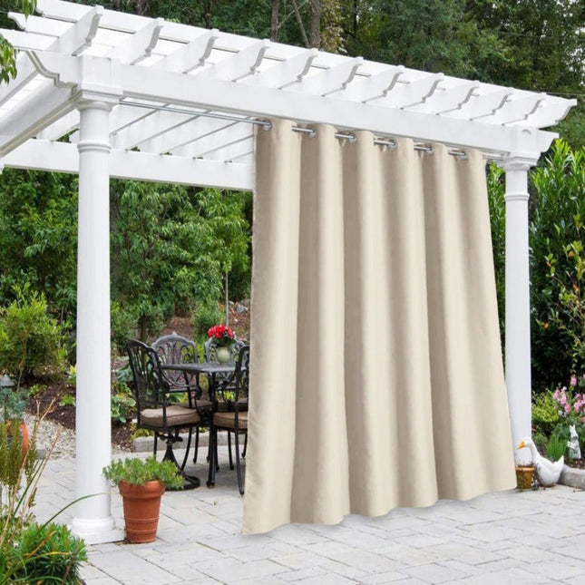 Zonwerend en waterafstotend gordijn voor pergola