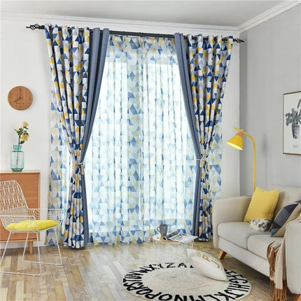 Verduisteringsgordijn met geometrisch driehoek patroon