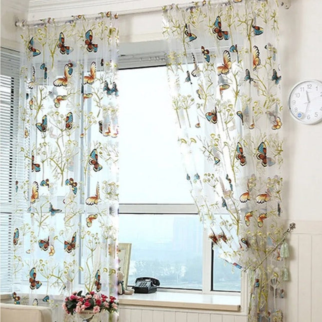 Vitrage met geborduurde gekleurde vlinders