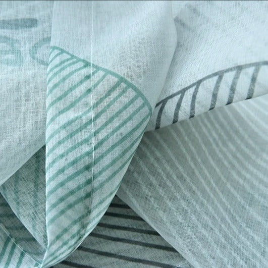 Moderne vitrage met groot bladmotief