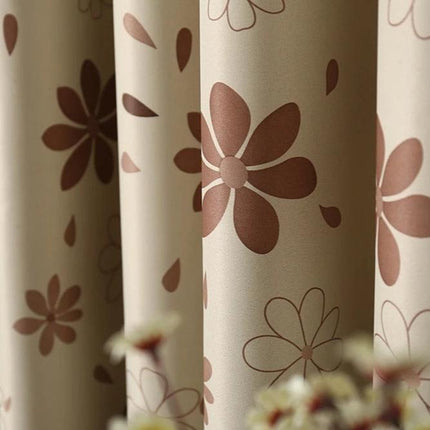Verduisterend gordijn Inasa met modern bloemmotief.