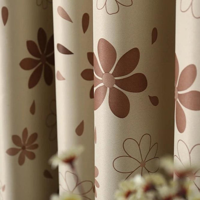 Verduisterend gordijn Inasa met modern bloemmotief.