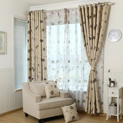 Verduisterend gordijn Inasa met modern bloemmotief.