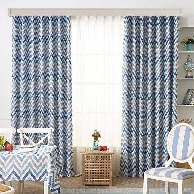 Blauw verduisterend gordijn Penedo met zigzagpatroon.