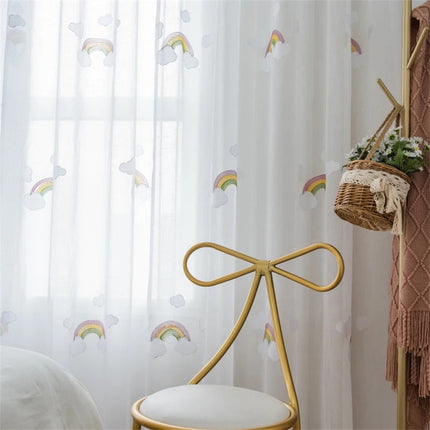 Vitrage kinderkamer met geborduurde regenbogen