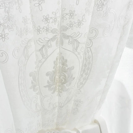 Klassieke vitrage met beige damastpatroon