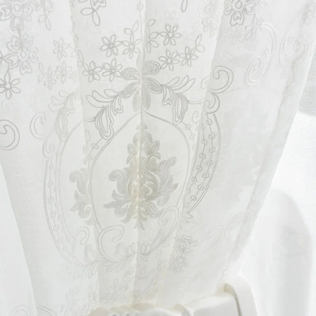 Klassieke vitrage met beige damastpatroon