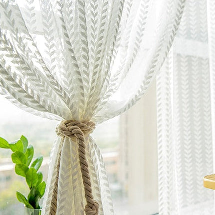 Witte vitrage met visgraatmotief