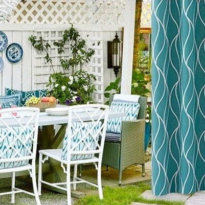 Buitengordijn met modern golvend patroon