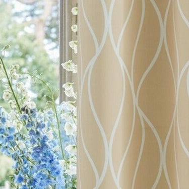 Buitengordijn met modern golvend patroon