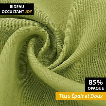 Lichtgroen verduisterend gordijn met plooien