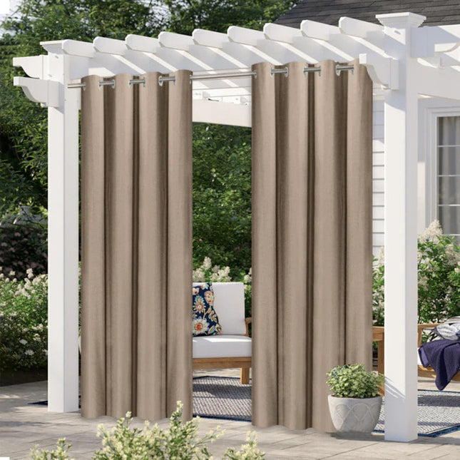 Verduisterend buitengordijn voor terras en tuin.
