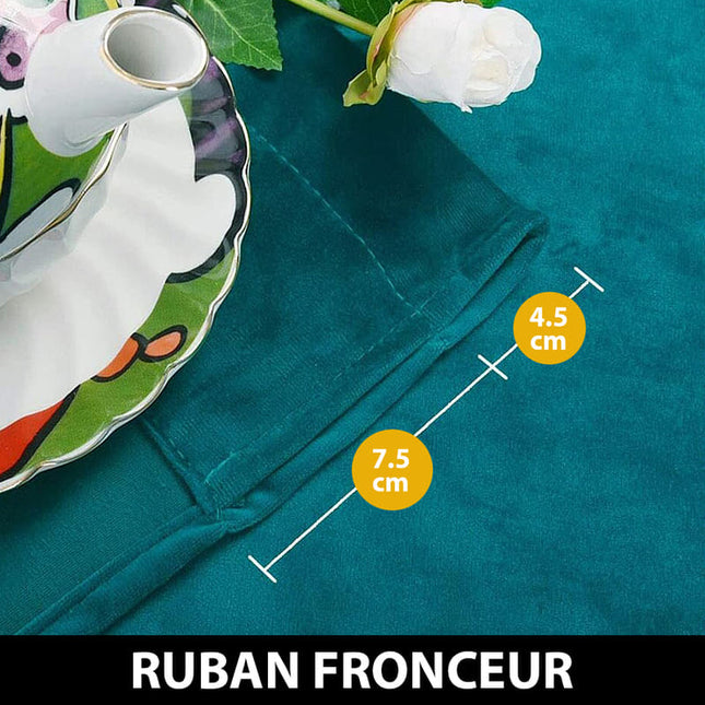 Luxe thermisch gordijn petrolblauw van fluweel.