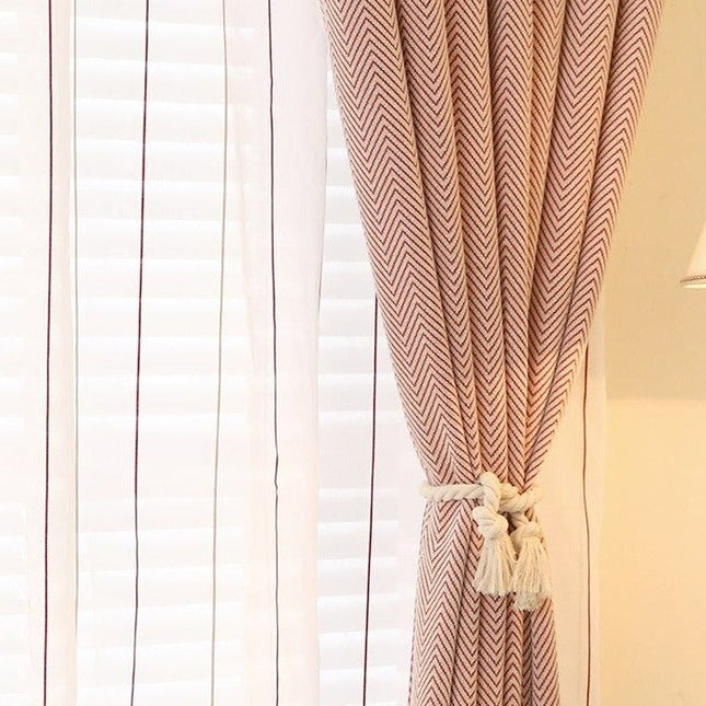 Rood gordijn met visgraatmotief