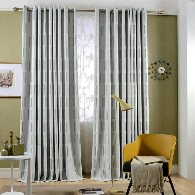 Grijs verduisterend gordijn geometrisch patroon